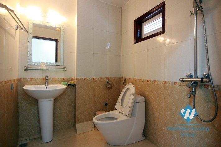 Lake view house with 4 bedrooms for rent in Tay Ho district